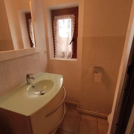 A L'oree Du Bois Nyaraló *